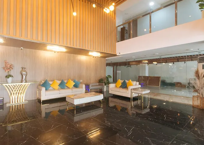 Maine Residences Tramo Near Naia Terminal ホテル