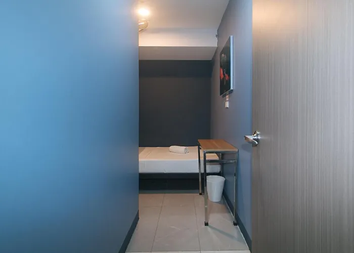 Maine Residences Tramo Near Naia Terminal ホテル