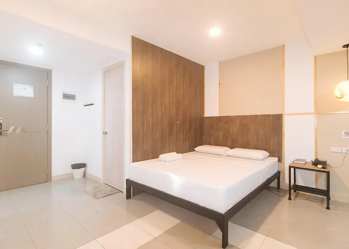 ホテル Maine Residences Tramo Near Naia Terminal マニラ市